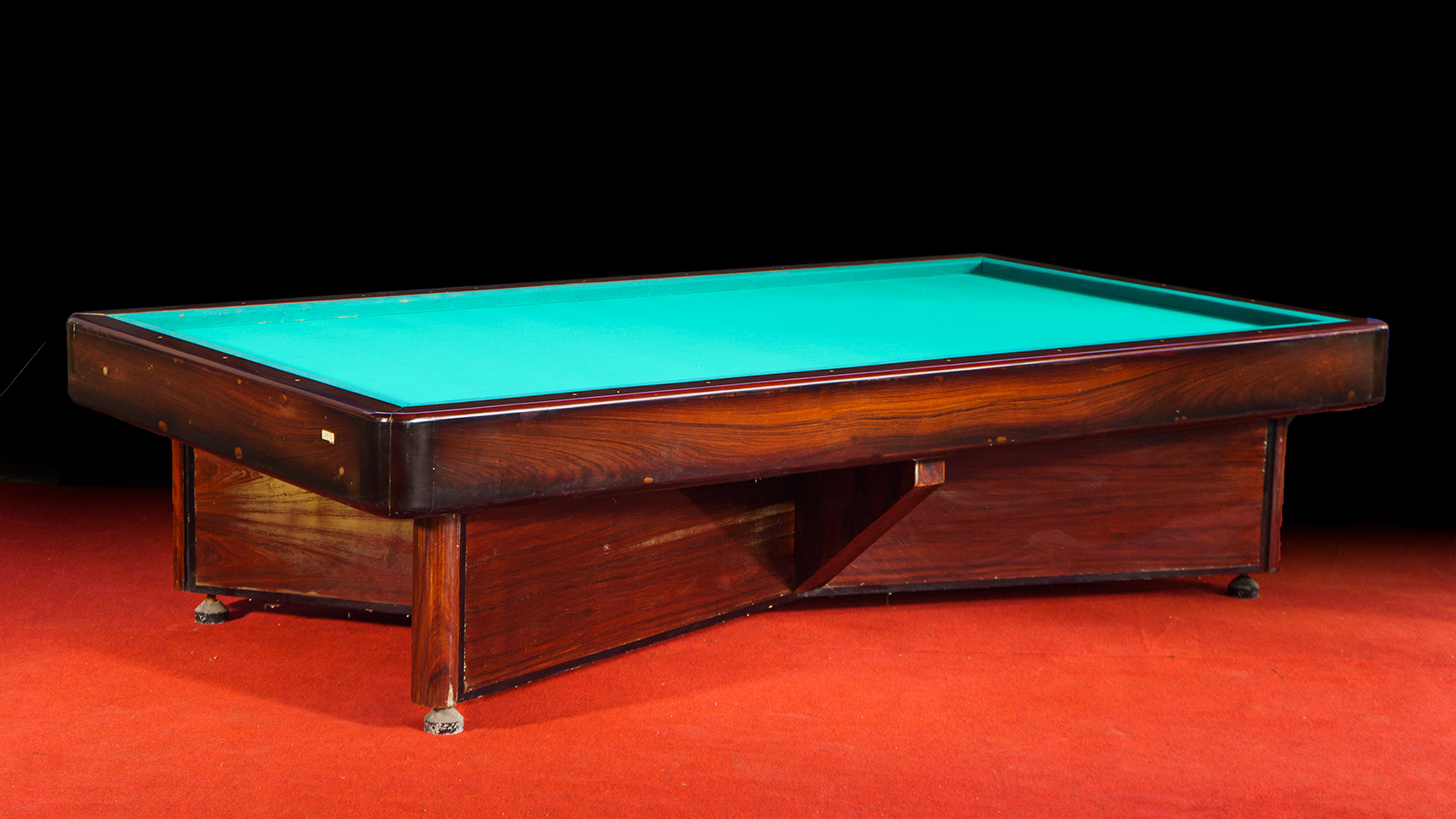 Why Do Some Pool Tables Have No Pockets